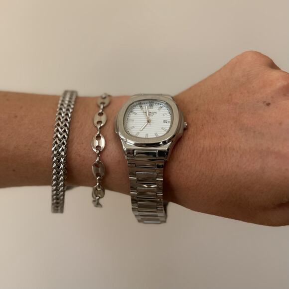 Y2K Silver Square Quartz Watch with Textured Dial Unisex 8.5" New - Picture 3 of 4